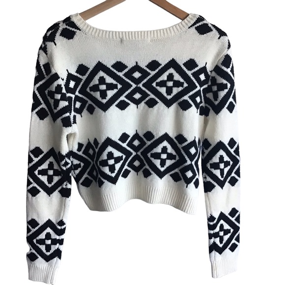 FOREVER 21 Sweater Crop Long Sleeves White/Black Size S - Picture 5 of 8
